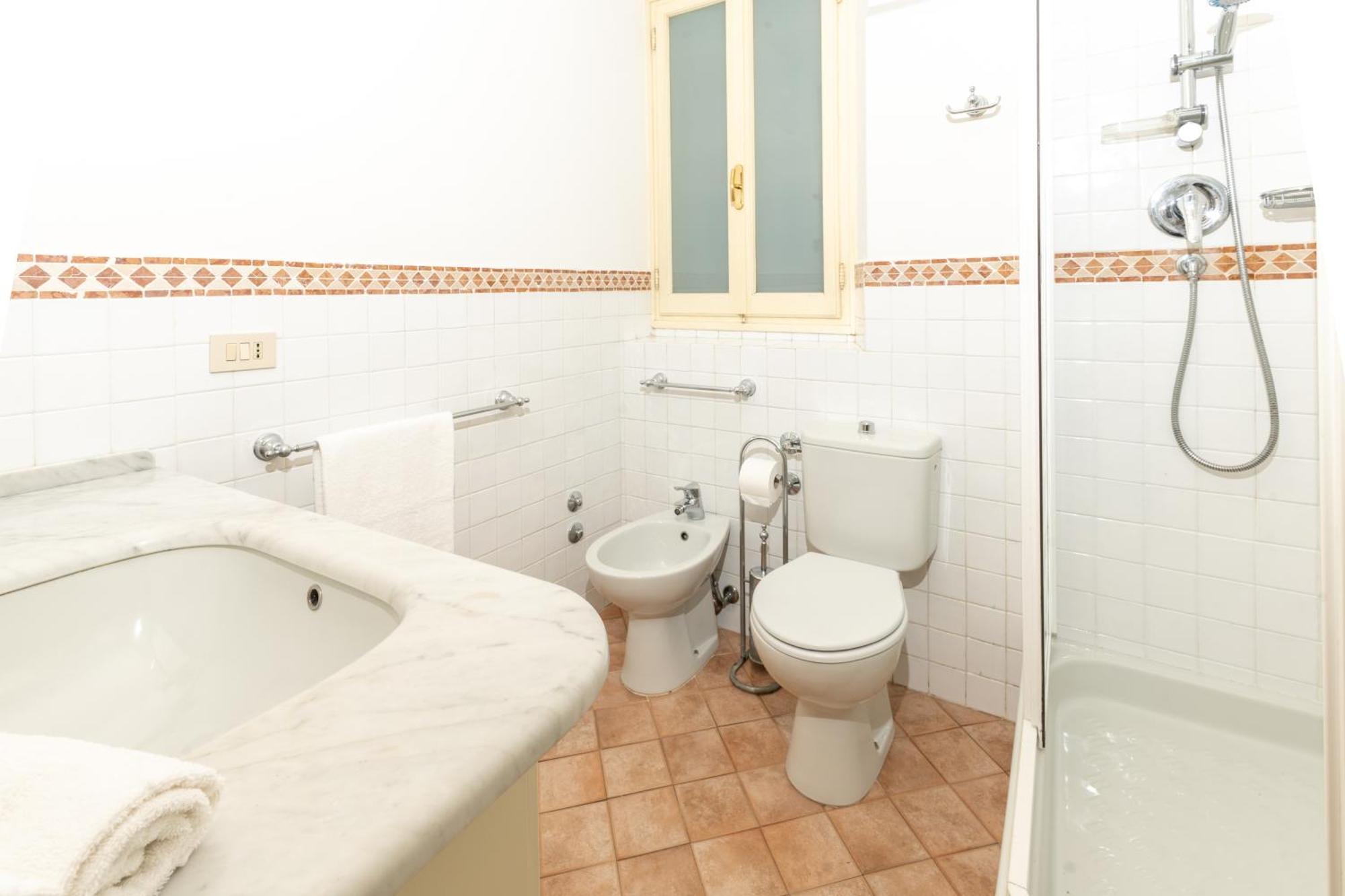 Il Gallo - Charming Apartment In Lucca Heart Lucques Extérieur photo